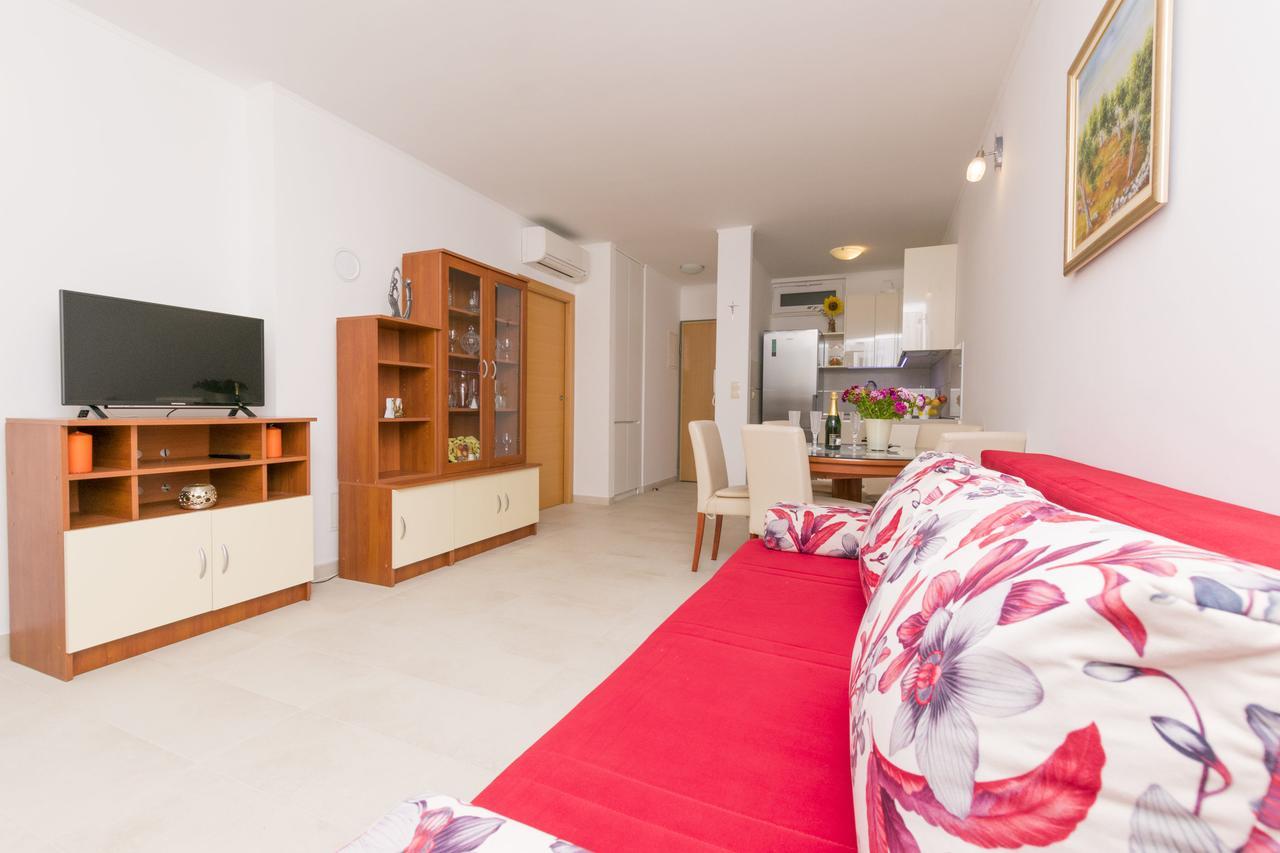 Apartment Ivanka 오미스 외부 사진